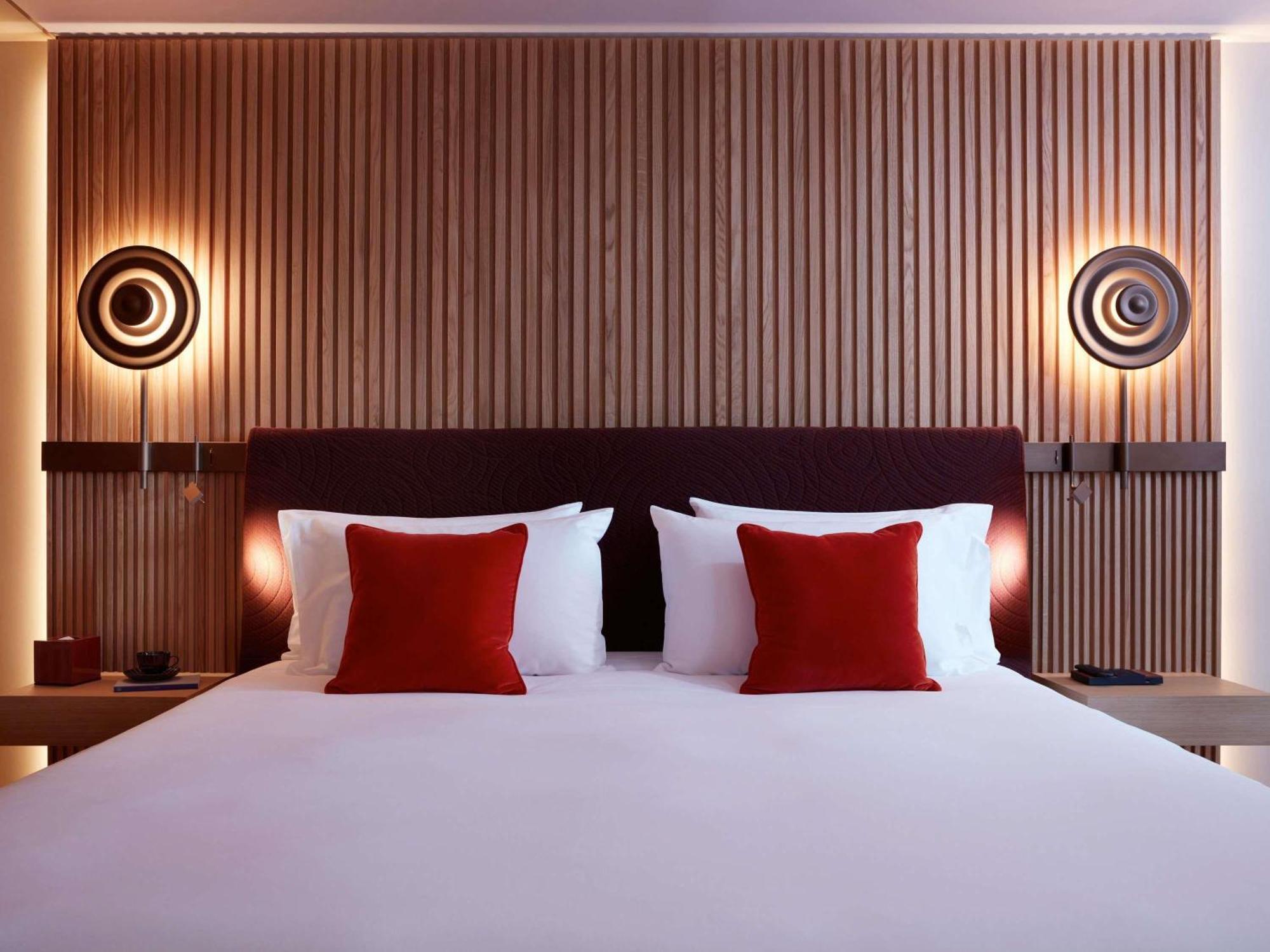 Studio Panorama Junior Suite River Seine Eiffel Tower view