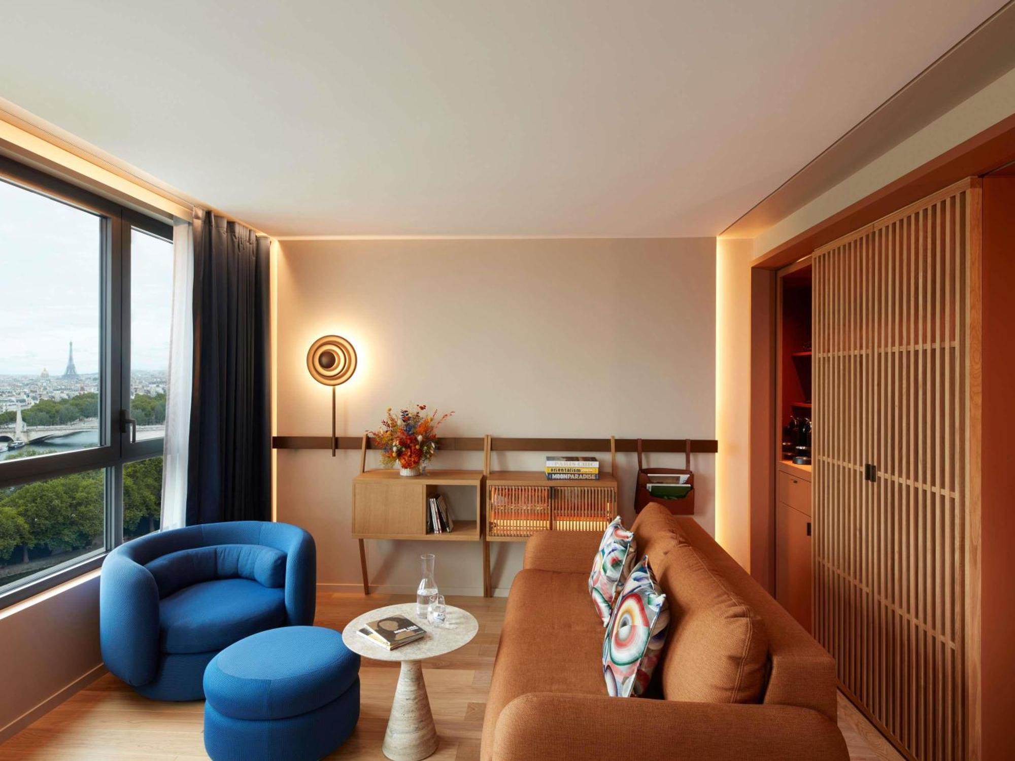 L'Atelier Seine Corner Suite River Seine Eiffel Tower view