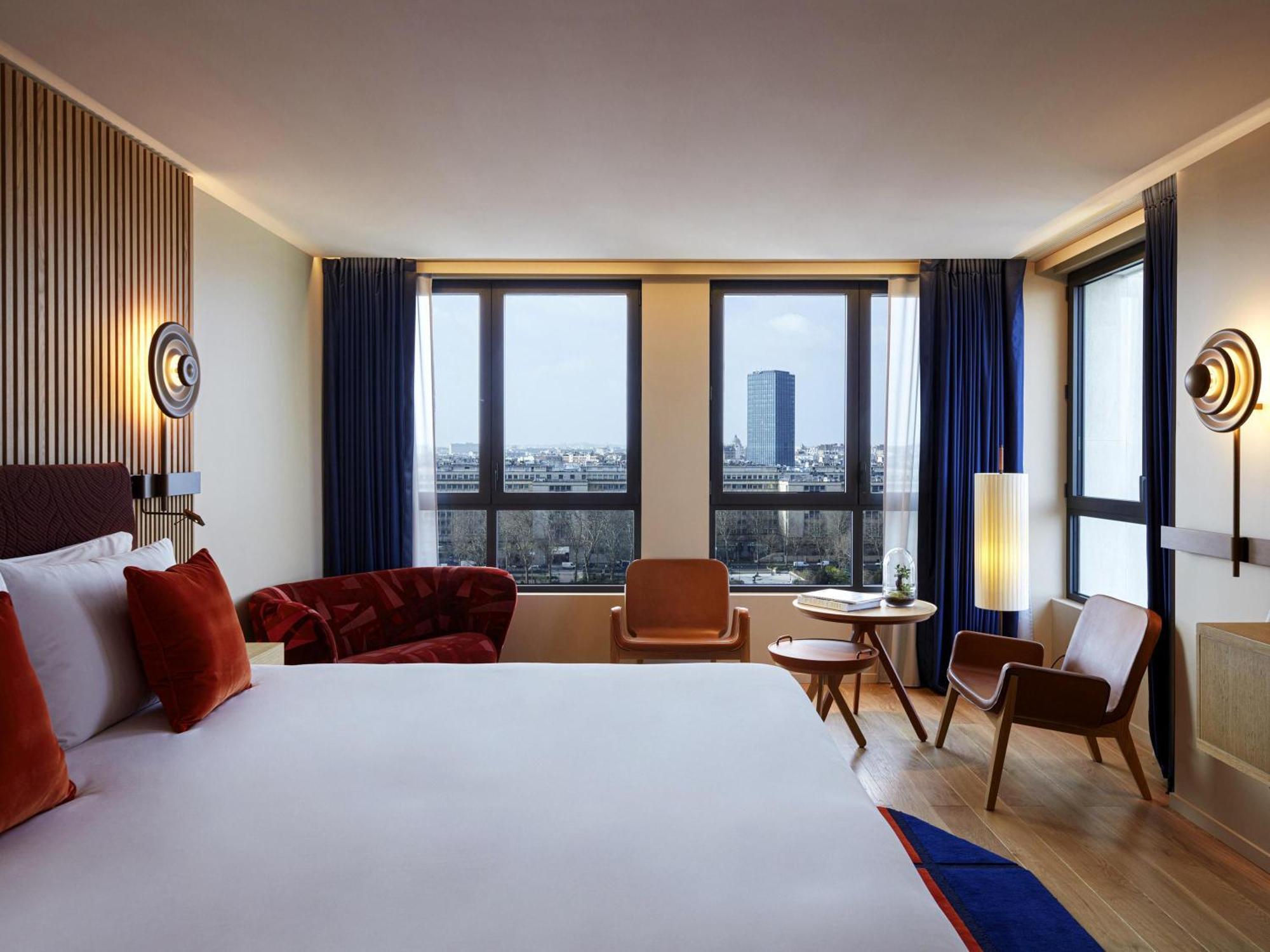 Studio Panorama Junior Suite River Seine Eiffel Tower view